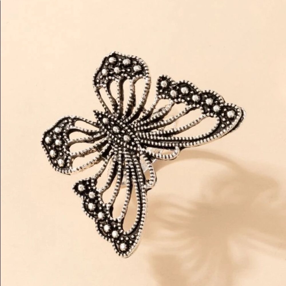 ๐ฆ Butterfly Ring ๐ฆ - Picture 2 of 5